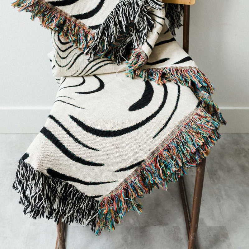 Fine swirls blanket
