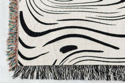 Fine swirls blanket