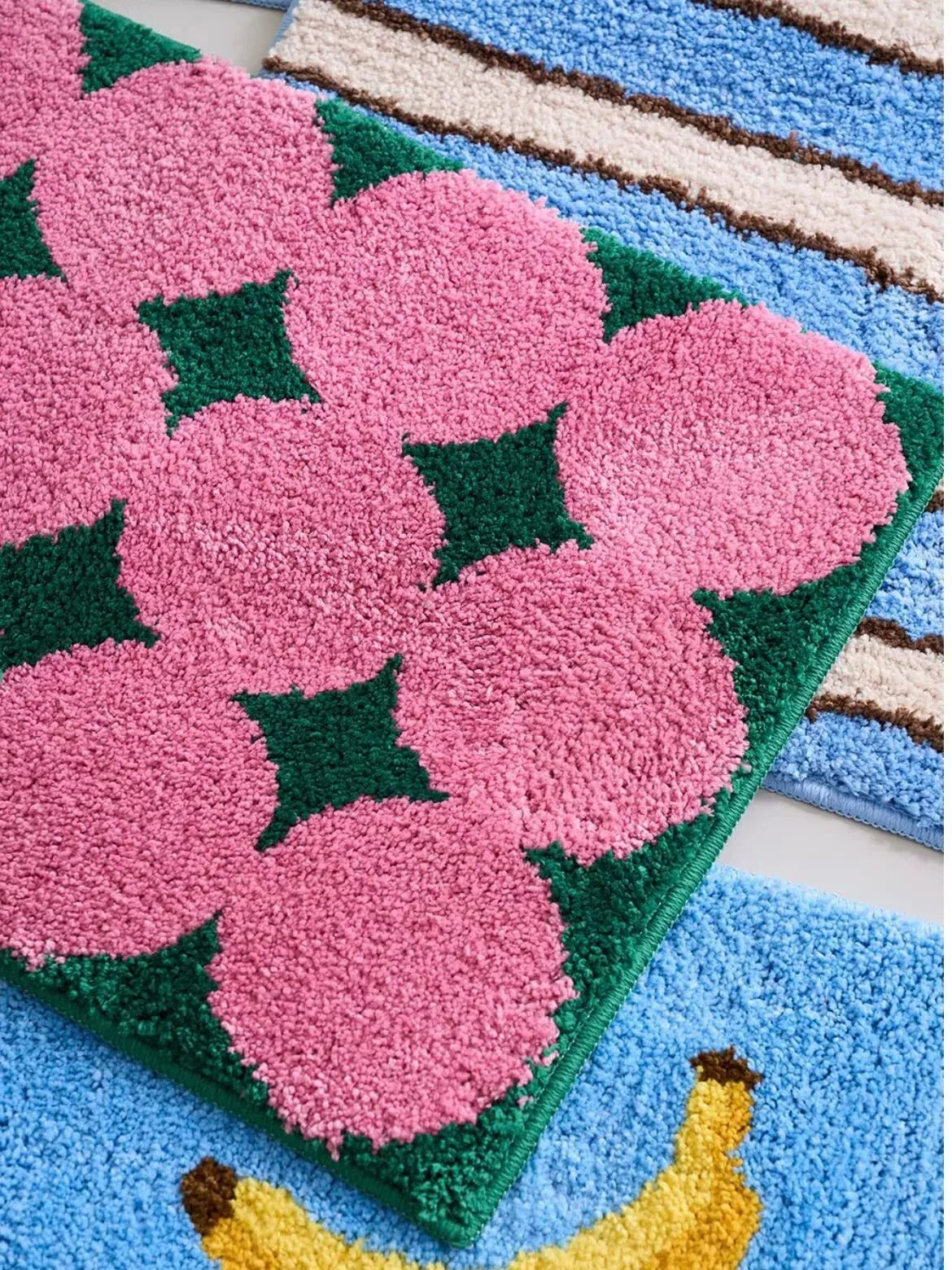 Pinky green rug