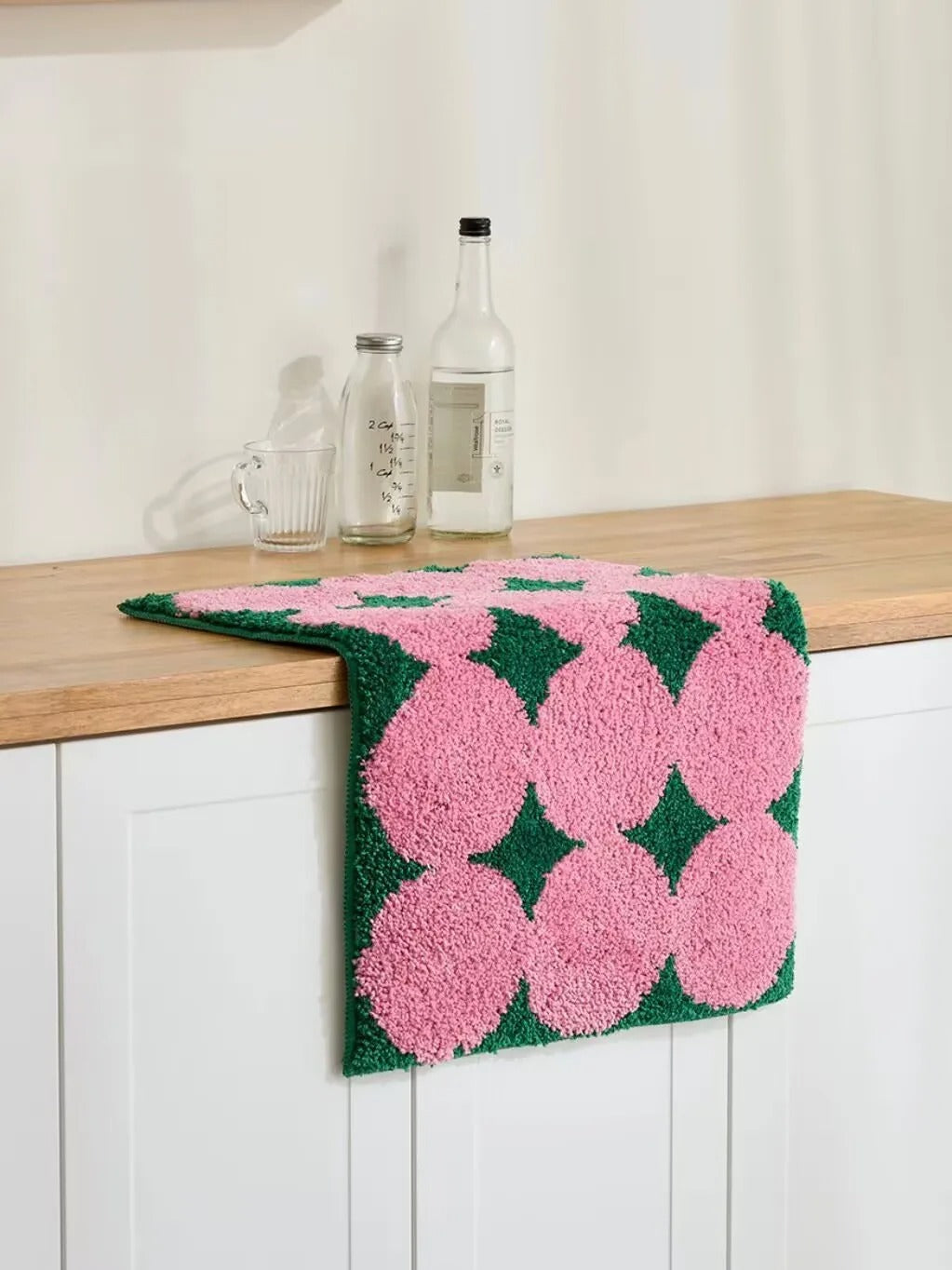 Pinky green rug