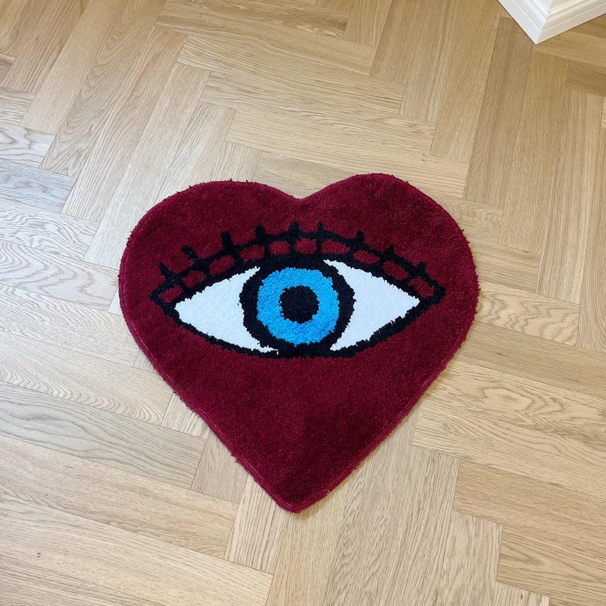 Heart blue eye rug