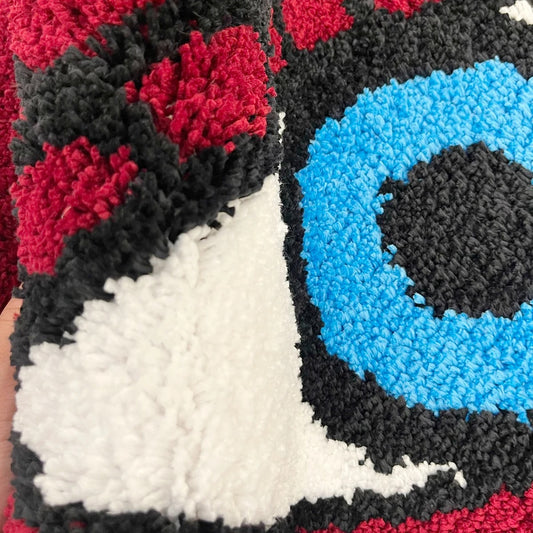 Heart blue eye rug